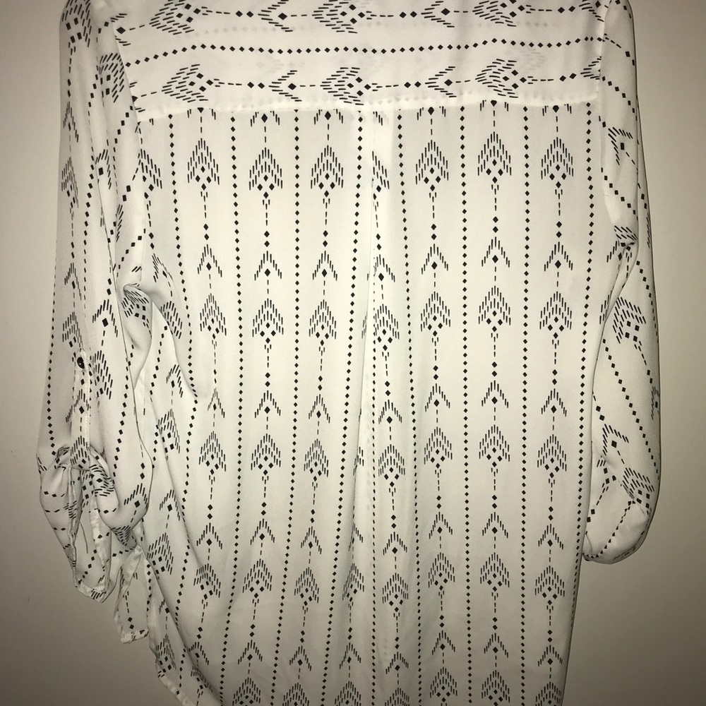 White and black pattered top